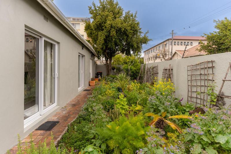 4 Bedroom Property for Sale in Harfield Village Western Cape